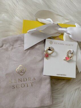 KENDRA SCOTT Ari Heart Arrow Convertible Huggie Earrings in Pink/Gold